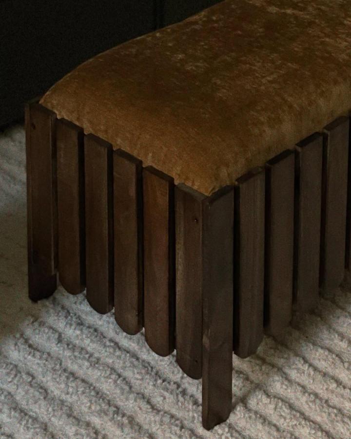Espresso-stained bench with caramel velvet cushion from @dalia.ea showcasing restoration hardware hacks & ideas with slat detailing